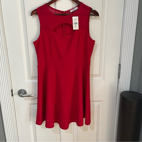 Suzy Sheir red dress with sheer on chest and back, flare bottom size large - Picture 5 of 7